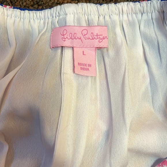 Lily Pulitzer coral pattern top! - Picture 3 of 4